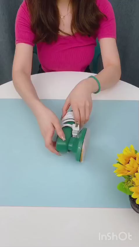 Small Steam Iron™ | Easy use